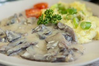 Pajšl neboli plíčky na smetaně, to je jídlo, na kterém si pochutnají i odpůrci vnitřností | Toprecepty